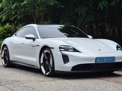 2021 Porsche TAYCAN 照片 7