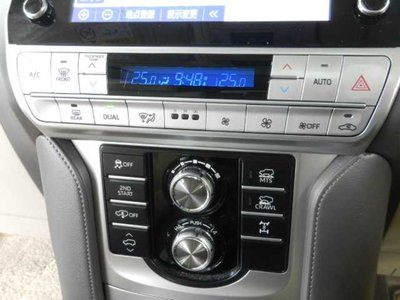 TOYOTA LAND CRUISER PRADO - 10