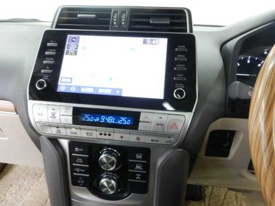 TOYOTA LAND CRUISER PRADO - 7
