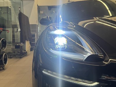 PORSCHE MACAN - 4