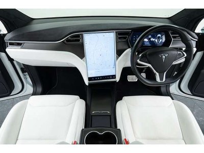 2017 Tesla MODEL X — фото 4