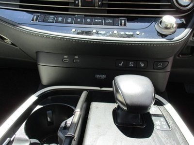 صورة مصغرة 17 لـ 2023 Lexus LS