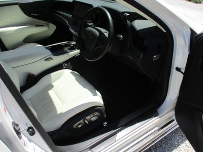 صورة مصغرة 11 لـ 2023 Lexus LS