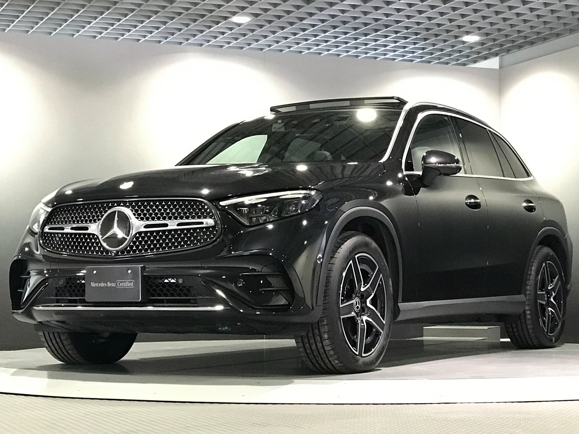 MERCEDES-BENZ GLC - View 1
