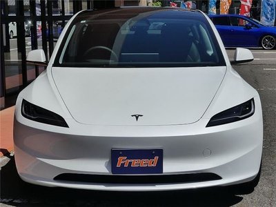 TESLA MODEL 3 - 9