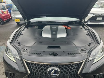 2017 Lexus LS thumbnail 12