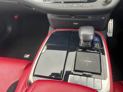2017 Lexus LS thumbnail 24