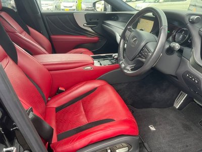 2017 Lexus LS thumbnail 18