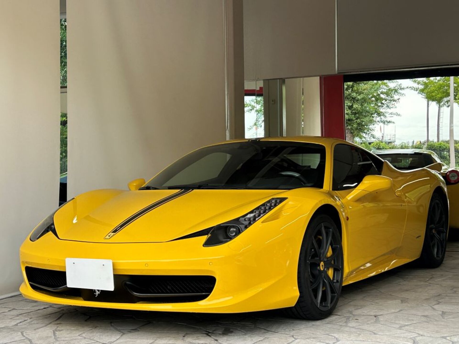 FERRARI 458 ITALIA - View 1