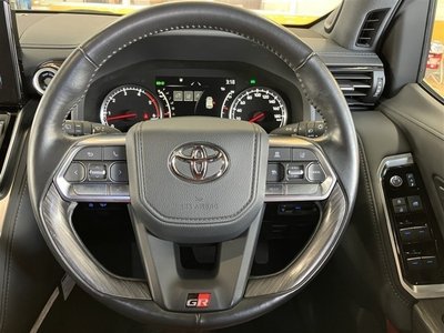 TOYOTA LAND CRUISER 300 - 5