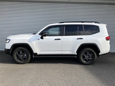 TOYOTA LAND CRUISER 300 - 2