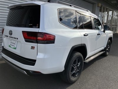 TOYOTA LAND CRUISER 300 - 3