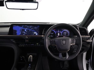 2025 Toyota CROWN SPORT photo 4