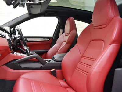 PORSCHE CAYENNE - 9