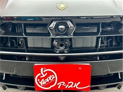 LAMBORGHINI URUS - 4