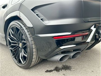 LAMBORGHINI URUS - 8