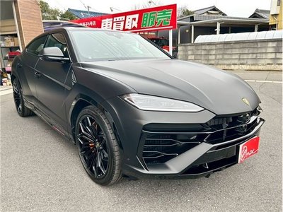 LAMBORGHINI URUS - 1