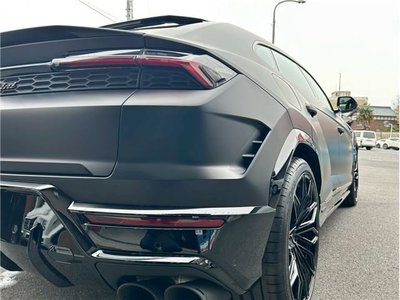 LAMBORGHINI URUS - 9