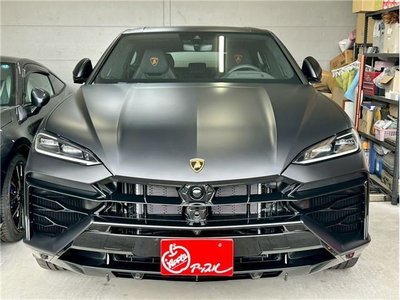 LAMBORGHINI URUS - 3