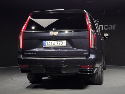 2022 CADILLAC ESCALADE 5TH GENERATION — фото 3