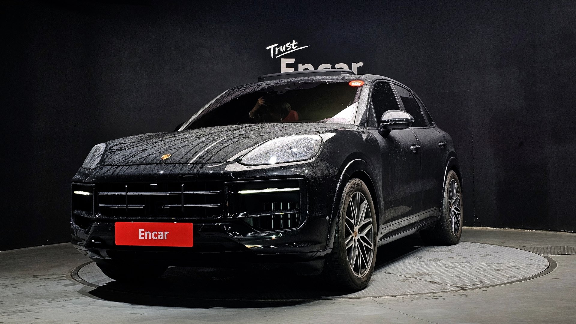 PORSCHE CAYENNE - View 1