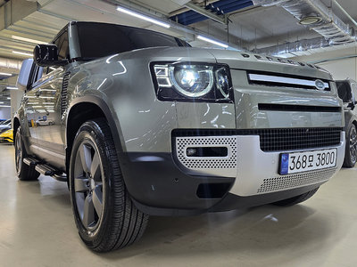 LAND ROVER DEFENDER - 1