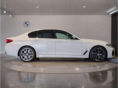 BMW 5 SERIES - 4