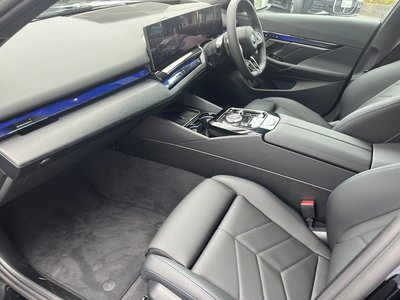 صورة مصغرة 17 لـ 2026 BMW 5 SERIES