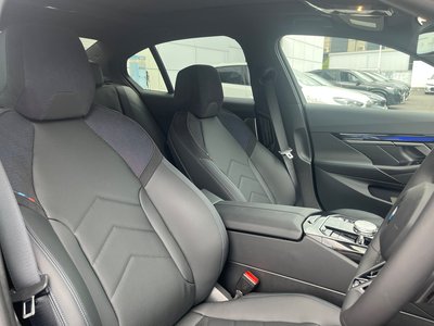 صورة مصغرة 13 لـ 2026 BMW 5 SERIES