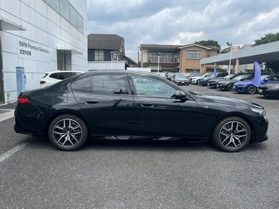 صورة مصغرة 27 لـ 2026 BMW 5 SERIES