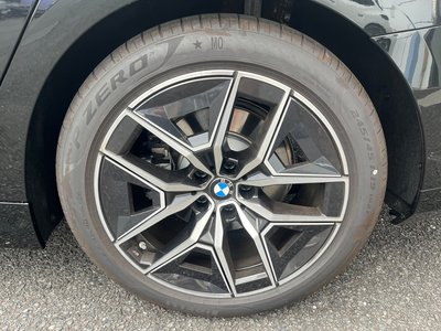صورة مصغرة 35 لـ 2026 BMW 5 SERIES