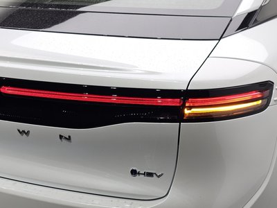2026 Toyota CROWN CROSSOVER 照片 10
