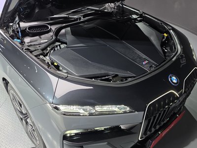 صورة 7 لـ 2024 BMW I7