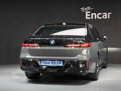 صورة 4 لـ 2024 BMW I7