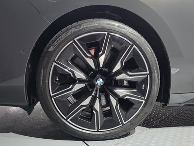 صورة 6 لـ 2024 BMW I7