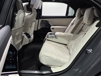 2024 BMW I7 — миниатюра 11