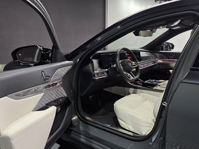 صورة 10 لـ 2024 BMW I7