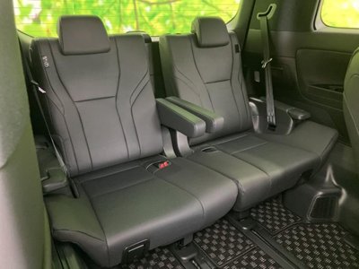 2025 Toyota ALPHARD — фото 6