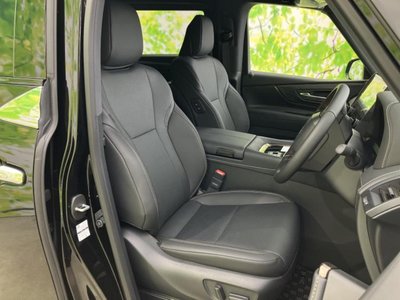 2025 Toyota ALPHARD — фото 4