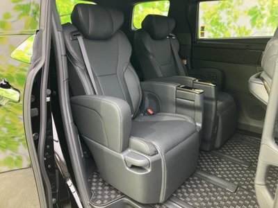 2025 Toyota ALPHARD — фото 5