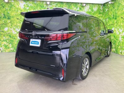 2025 Toyota ALPHARD — фото 3