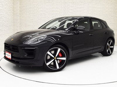 PORSCHE MACAN - 3