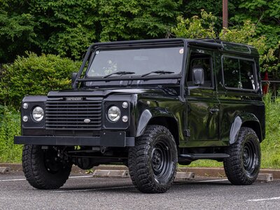 LAND ROVER DEFENDER