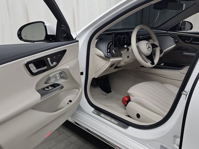 MERCEDES-BENZ E-CLASS - 10