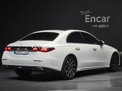 MERCEDES-BENZ E-CLASS - 4