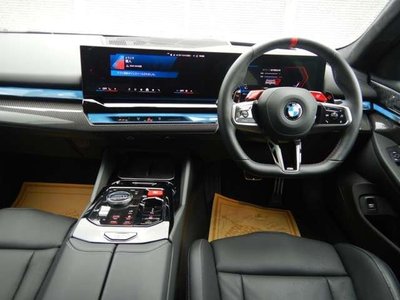 2025 BMW M5 photo 3