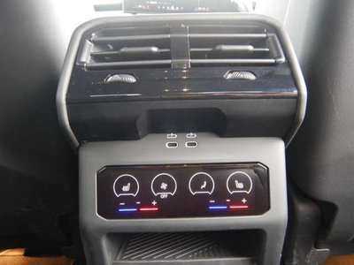 2025 BMW M5 缩略图 29