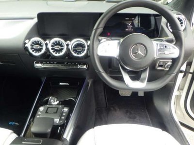 MERCEDES-BENZ EQA - 3