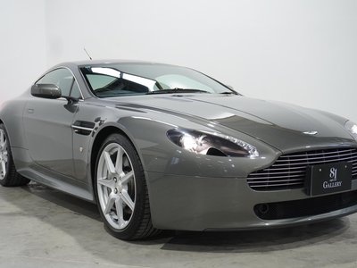 ASTON MARTIN V8 - 3