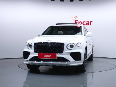 2024 Bentley BENTAYGA photo 2